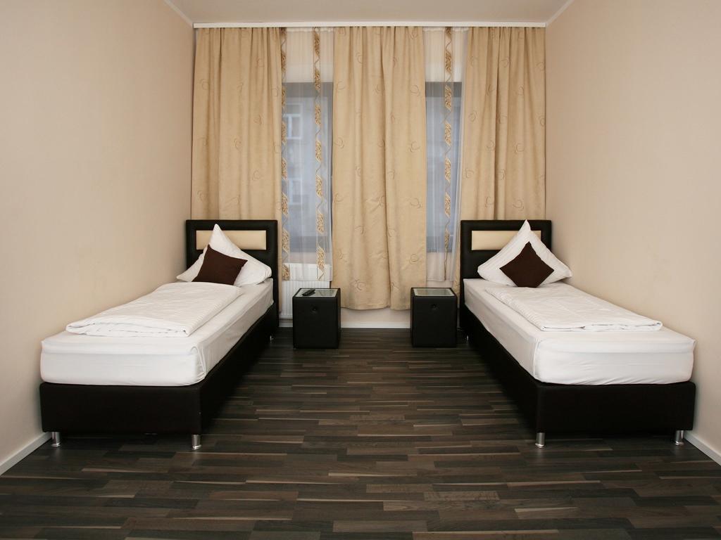 Gastehaus-Offenbach Guest House ภายนอก รูปภาพ