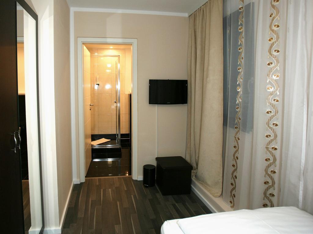 Gastehaus-Offenbach Guest House ภายนอก รูปภาพ