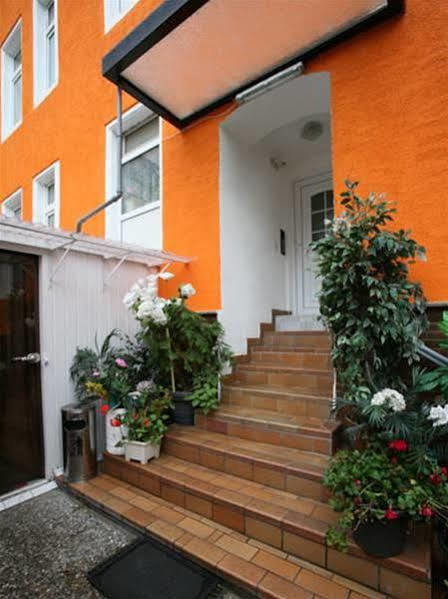 Gastehaus-Offenbach Guest House ภายนอก รูปภาพ